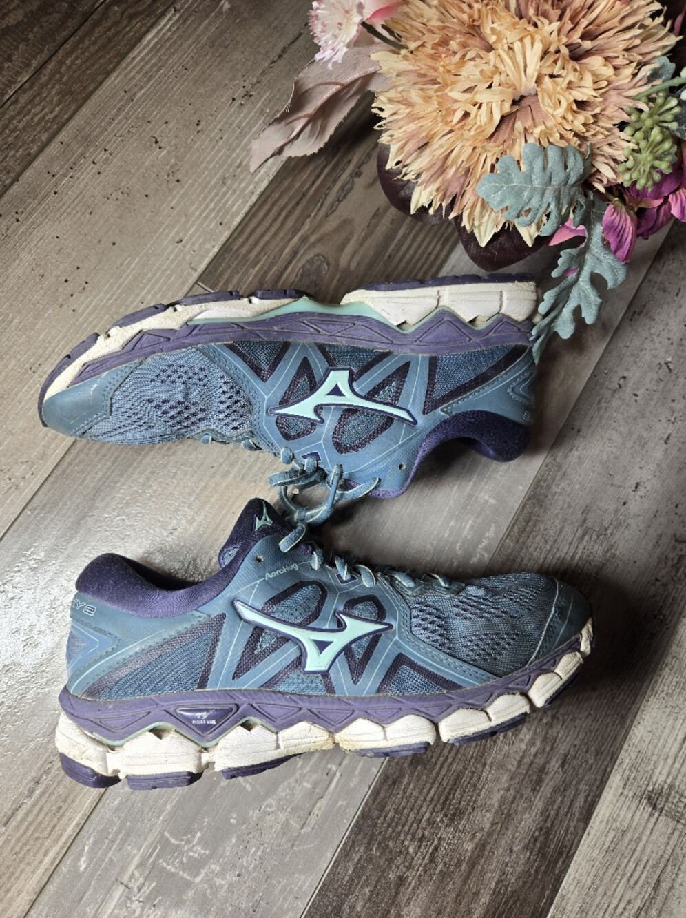 Mizuno Women’s Blue Running Shoes – Size 9
